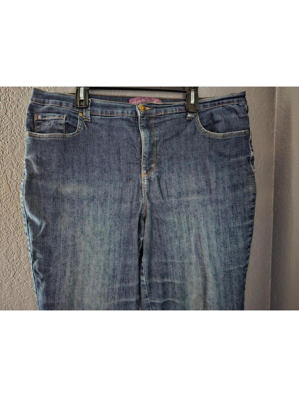 Women's Gloria Vanderbilt Amanda Denim Jeans Pants Size 18 W Blue Straight Leg - Picture 7 of 13
